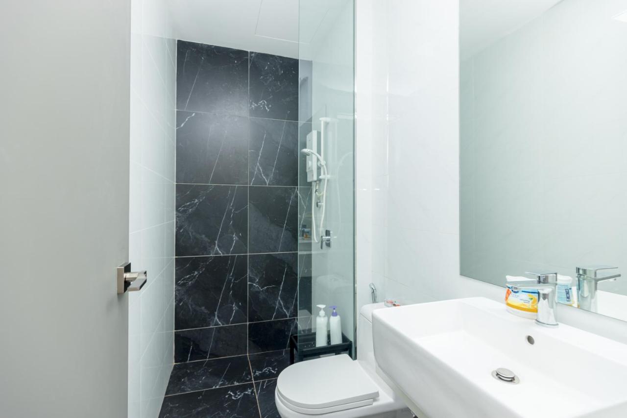 Beacon Executive Suite Penang George Town Esterno foto